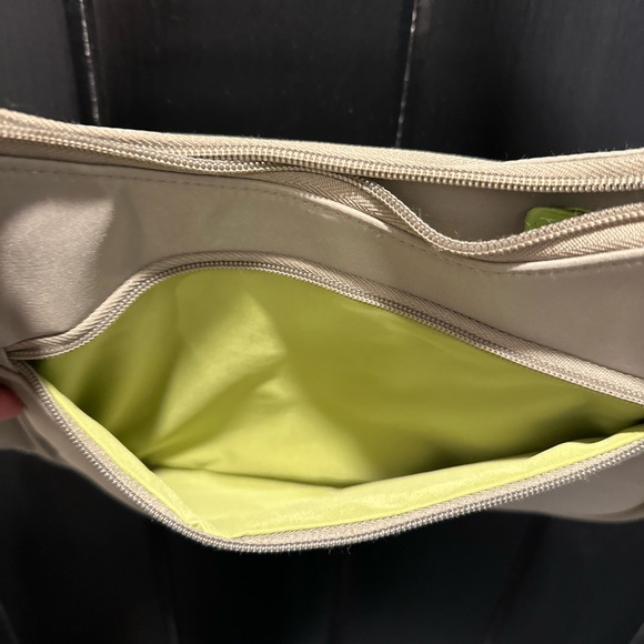 Travelon Cross Body Bag - Picture 9 of 11